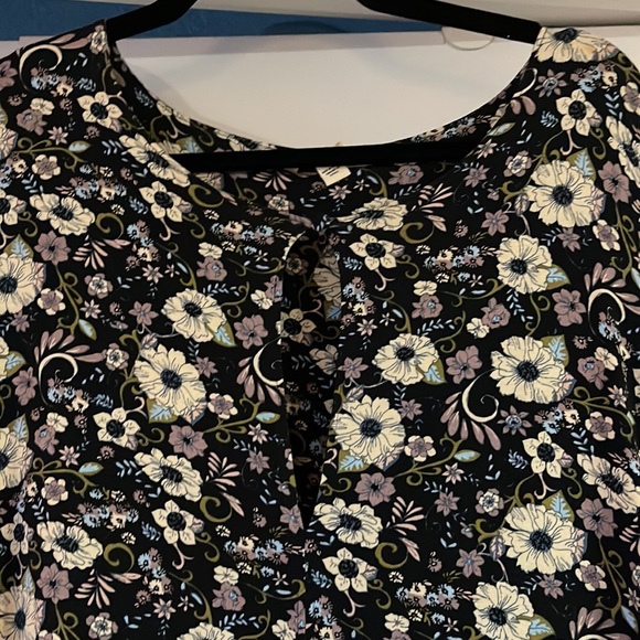 AMERICAN EAGLE Floral Boho Bell Sleeve Dress with keyhole neck - Picture 2 of 7